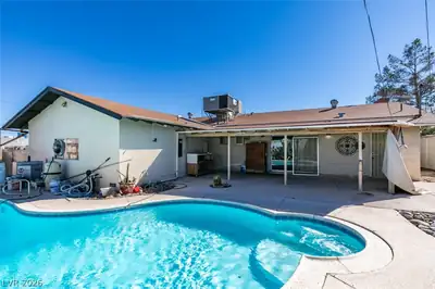 2117 Las Flores Street, Las Vegas, NV 89102 Pool