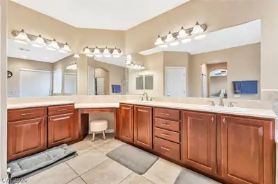 2752 Tarbert Street, Henderson, NV 89044 Primary Bathroom