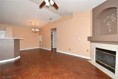 5415 West Harmon Avenue 2135, Las Vegas, NV 89103 Living Room
