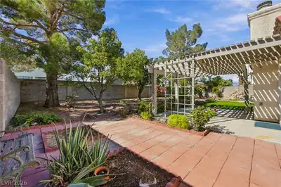 4219 Famoso Drive, North Las Vegas, NV 89032 Yard