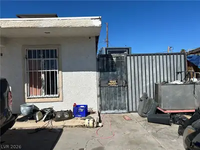 2129 Franklin Avenue, Las Vegas, NV 89104 Side of Structure