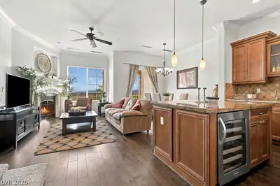 18 Via Visione 102, Henderson, NV 89011 Living Room