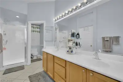 10133 Snow Crest Place, Las Vegas, NV 89134 Primary Bathroom