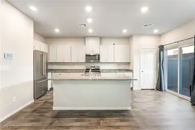 7533 Cooks Meadow Street, North Las Vegas, NV 89084 Kitchen