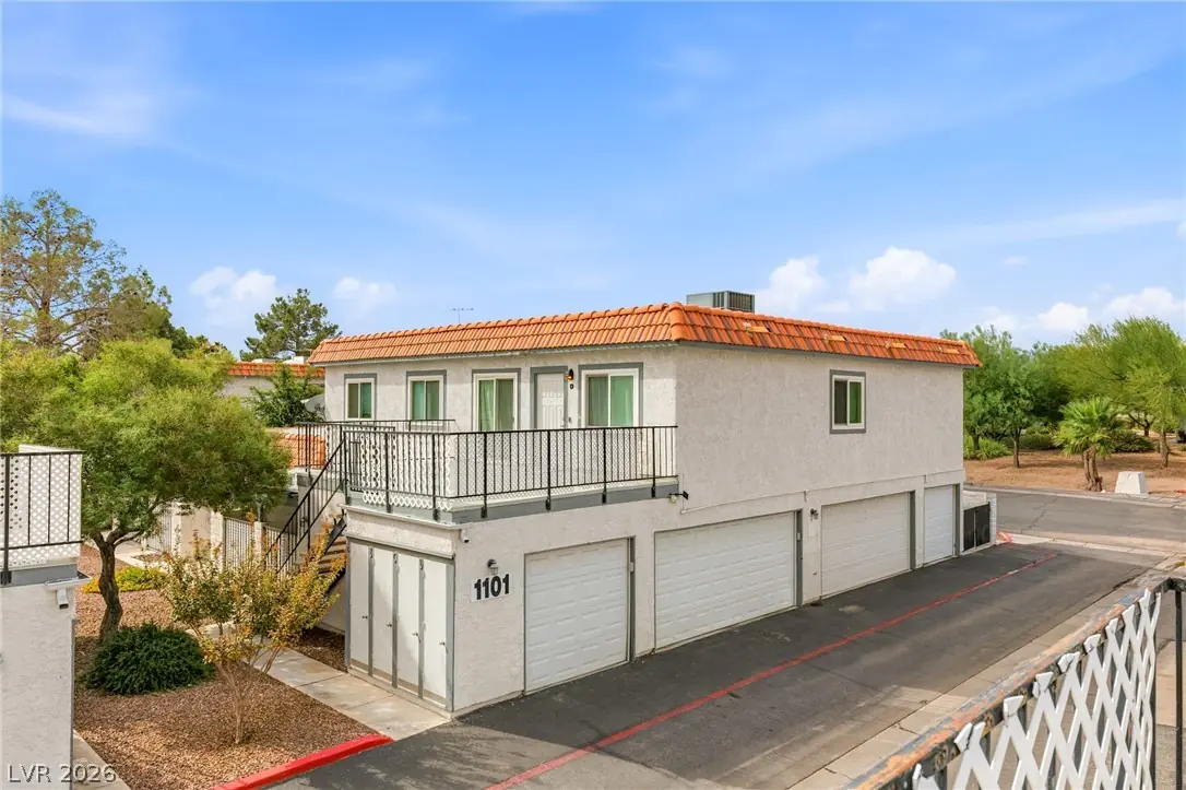 1101 Willow Tree Drive D, Las Vegas, NV 89128