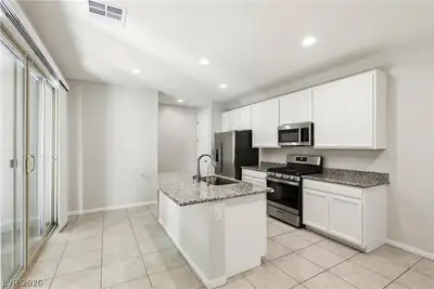 11712 Redwood Mountain Avenue, Las Vegas, NV 89138 Kitchen