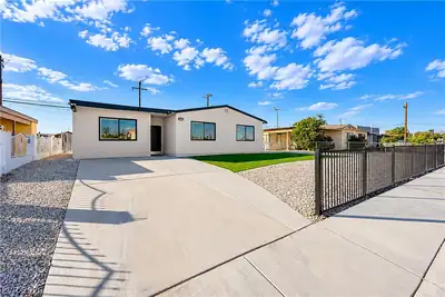 1941 West Cartier Avenue, North Las Vegas, NV 89032 Front of Structure