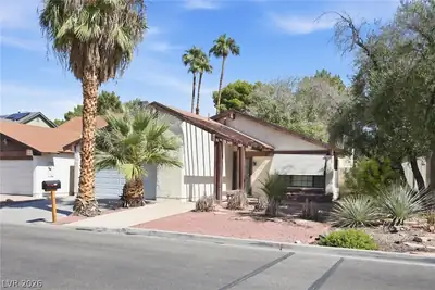 4830 Mountain Valley Road, Las Vegas, NV 89121 Front of Structure