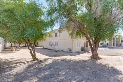 4672 Krissylouise Way, Las Vegas, NV 89121 Back of Structure
