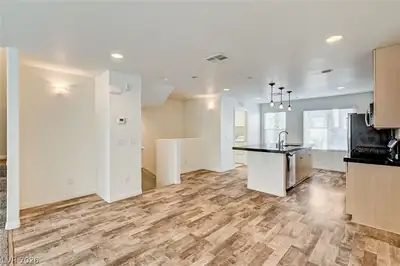 9050 West Tropicana Avenue 1032, Las Vegas, NV 89147 Kitchen