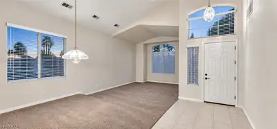 8520 Highland View Avenue, Las Vegas, NV 89145 Entrance Foyer