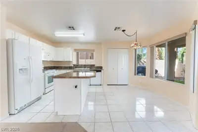 2128 Starline Meadow Place, Las Vegas, NV 89134 Kitchen