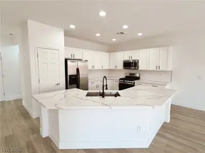 7532 Homing Pigeon Street, North Las Vegas, NV 89084 Kitchen