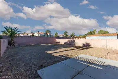 2279 SIERRA STONE Lane, Las Vegas, NV 89119 Yard