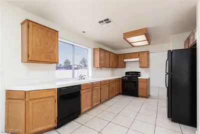 2279 SIERRA STONE Lane, Las Vegas, NV 89119 Kitchen