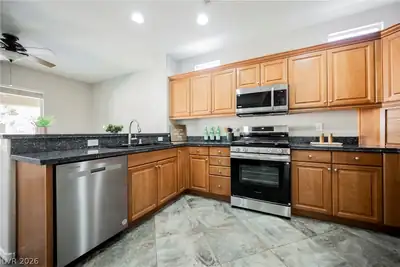 7960 Granite Walk Avenue, Las Vegas, NV 89178 Kitchen