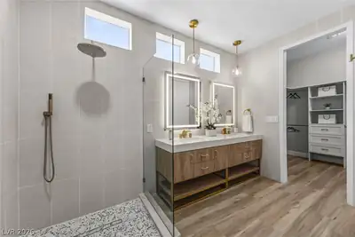 2948 Darby Falls Drive, Las Vegas, NV 89134 Primary Bathroom