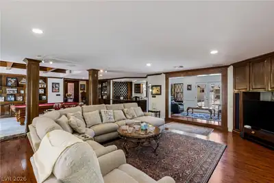221 Dalmatian Lane, Las Vegas, NV 89107 