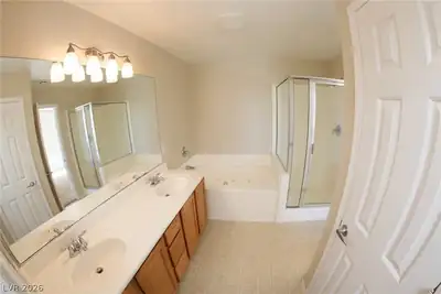 825 Jacobs Ladder Place, Las Vegas, NV 89138 Primary Bathroom