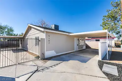 5197 Andover Drive, Las Vegas, NV 89122 Front of Structure