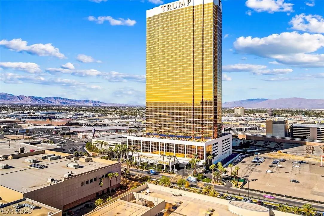 2000 North Fashion Show Drive 3828, Las Vegas, NV 89109