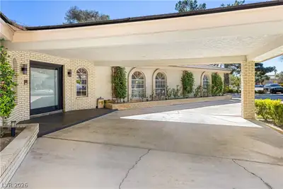 209 Dalmatian Lane, Las Vegas, NV 89107 Parking