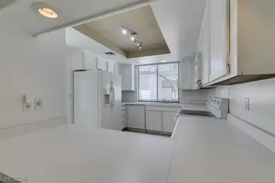3452 Pino Circle, Las Vegas, NV 89121 Kitchen