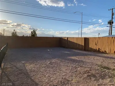 1208 Toledo Street, Henderson, NV 89015 Yard