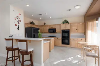 8215 Vista Colorado Street, Las Vegas, NV 89123 Kitchen