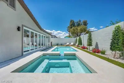 10528 Garden Light Drive, Las Vegas, NV 89135 Pool