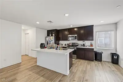 3553 Reserve Court, Las Vegas, NV 89129 Kitchen