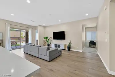552 Comodo Street, Henderson, NV 89011 Living Room
