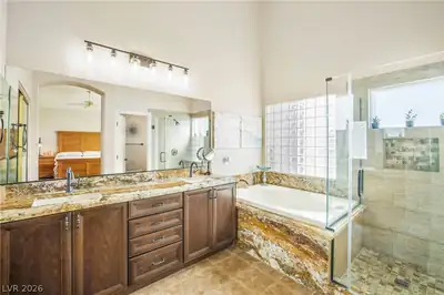 2525 Vera Cruz Circle, Henderson, NV 89074 Primary Bathroom