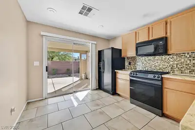 10627 Foggy Glen Avenue, Las Vegas, NV 89135 Kitchen