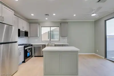 552 Civic Holiday Avenue, North Las Vegas, NV 89031 