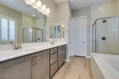 9876 Outer Hebrides Avenue, Las Vegas, NV 89166 Primary Bathroom