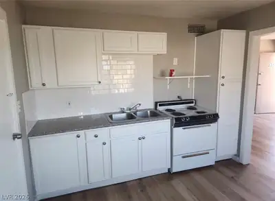 2320 Bassler Street, North Las Vegas, NV 89030 Kitchen