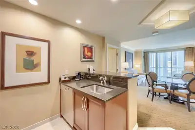 145 East Harmon Avenue 1601, Las Vegas, NV 89109 Kitchen