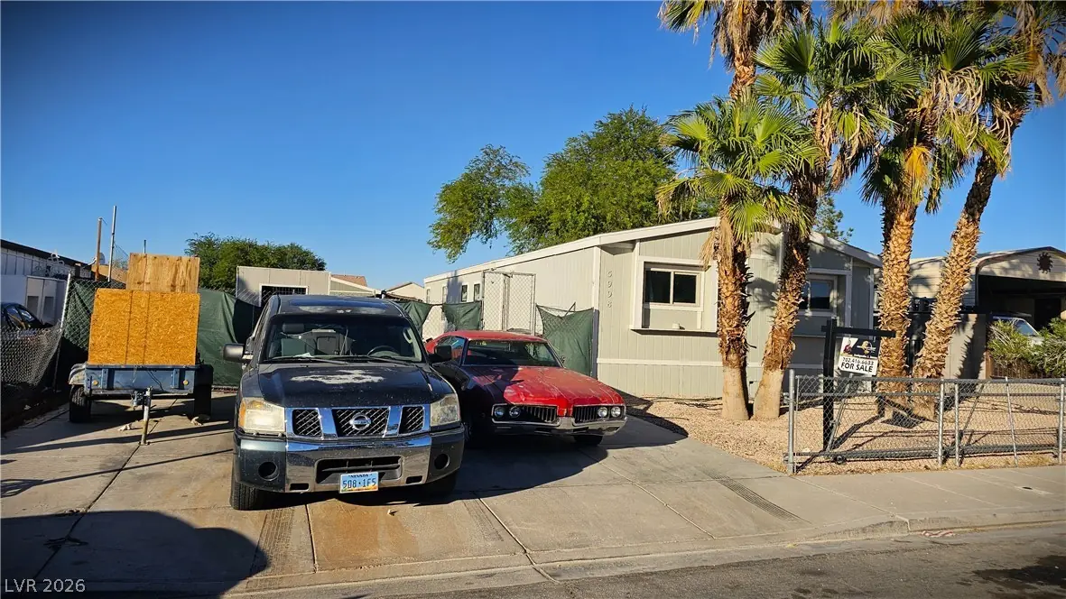 5998 Castlemont Avenue, Las Vegas, NV 89156