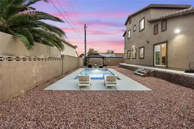 2334 North Michael Way, Las Vegas, NV 89108 Yard