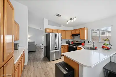 2985 Mount Hope Drive, Las Vegas, NV 89156 Kitchen
