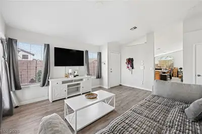 2985 Mount Hope Drive, Las Vegas, NV 89156 Living Room