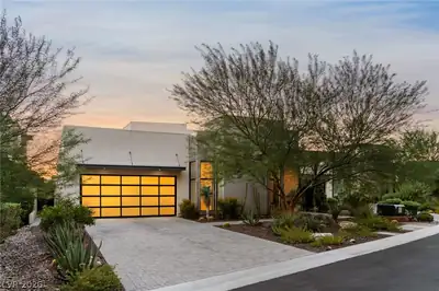 523 Serenity Point Drive, Henderson
