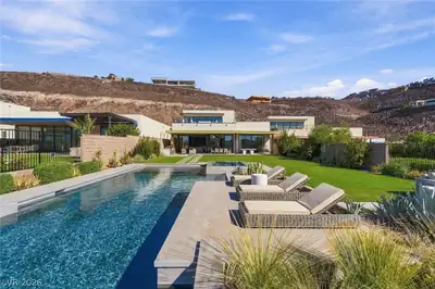 523 Serenity Point Drive, Henderson, NV 89012 Yard