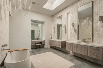 523 Serenity Point Drive, Henderson, NV 89012 Primary Bathroom