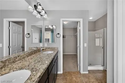 6684 Mojave Blush Drive, Las Vegas, NV 89122 Primary Bathroom