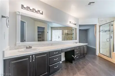 7609 Oyster Cove Drive, Las Vegas, NV 89128 Primary Bathroom