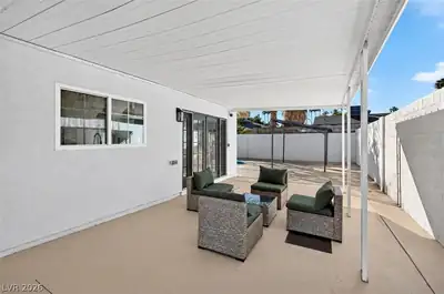 3939 Meadowglen Drive, Las Vegas, NV 89121 Patio