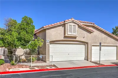 9708 Devenish Avenue 101, Las Vegas, NV 89129 Garage