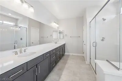 1867 Michael Springs Place, North Las Vegas, NV 89084 Primary Bathroom